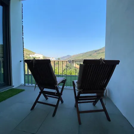 Casa Foz Do Corgo - Private Pool, Gardens And River Access Villa Peso da Regua