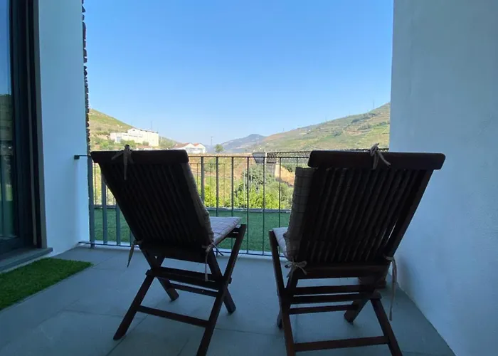 Casa Foz Do Corgo - Private Pool, Gardens And River Access Villa Peso da Régua