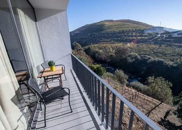 빌라 Casa Foz Do Corgo - Private Pool, Gardens And River Access *